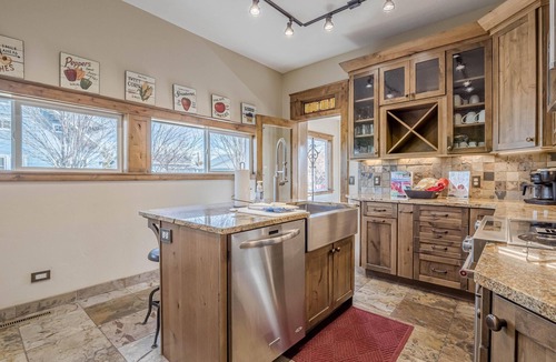 Fruita House | Sagebrush V: Pet Friendly Historical Stay