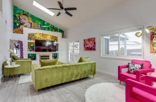 South Westminster House | Salt Water Pool With A Hot Tub AKaraoke And A Mini Putt