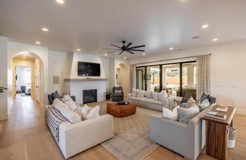 St. George House | Sand Cove Villa