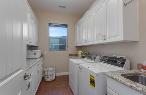 Hurricane House | Sand Hollow 3370 | Private Pool, Hot Tub, Ping Pong, and near Sand Hollow Reservoir
