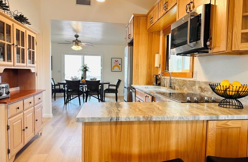 Meadview House | Scenic Desert Retreat Views, Stargazing & Near Grand Canyon West
