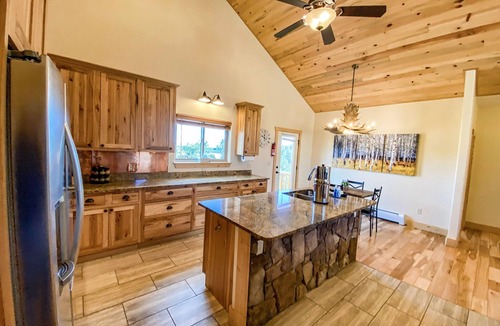 Hartsel Cabin | Seasonal Creek on 8 Wooded Acres - 5BR, Mtn Views, Wildlife, Big-Group Retreat