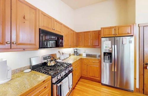 Edwards House | Secluded 3-level retreat with hot tub, W/D, & free shuttle to Arrowhead lift