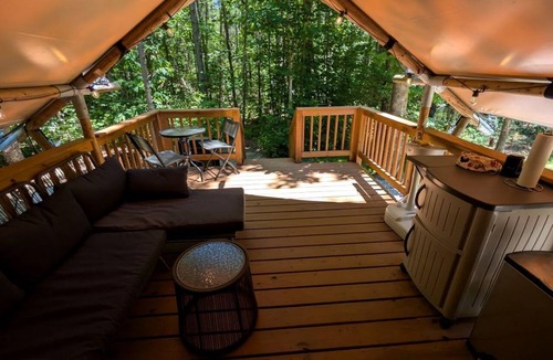 Coalmont RV Rental | Secluded Off-Grid Glamping Tent with Private Bathhouse Near The Caverns & Waterfalls – Coalmont, Tennessee