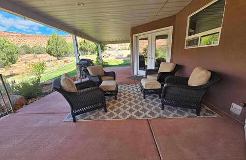 Kanab House | Secluded Southern Utah Escape, 6 Acres, Stunning Panoramic Views