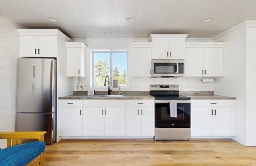 Aspen Springs House | Secluded Southwest Soul: Trails, Views, & Remote Work Ready