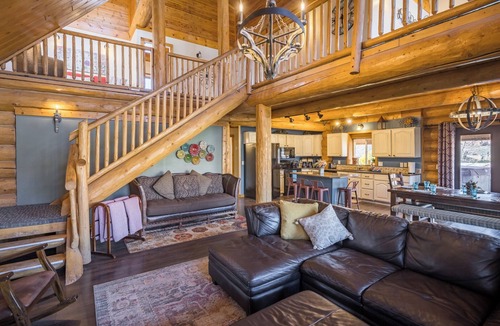 Moab South Valley Cabin | SENDERO - Sleeps 17, trailer parking, hot tub, playground, gorgeous views!
