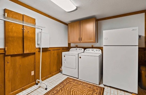 Blue River House | Serendipity Lodge: Cozy Home on the River - Private Hot Tub - New Pet Friendly Listing!