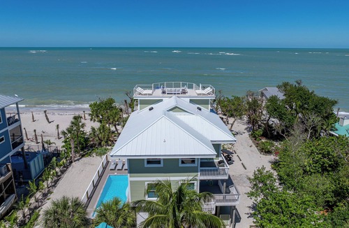 Jose's Hideaway House | Serendipity - Pool; 2 Golf Carts: Club Membership; THIS IS LUXURY!