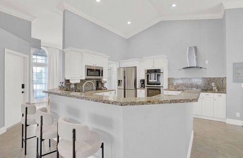 Greenview Shores House | Serene Equestrian Spa Villa