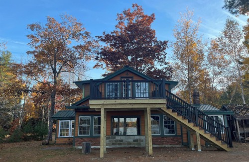 Bradley House | Serene Lakefront Retreat - 3 bedroom, pet-friendly, private, boat access