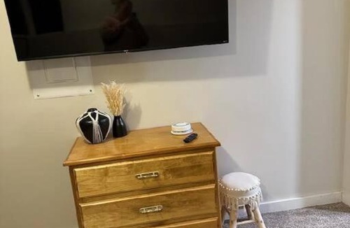 Glenburn Apartment | Serene Studio