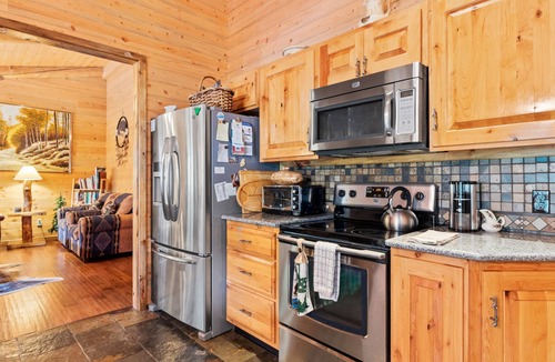 Estes Park Cabin | Serene Sunrise Cabin: 3BR Retreat, Steps from Pine Haven, Amenities Galore