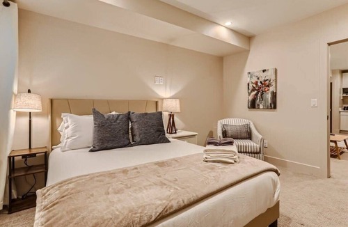 West Colfax Apartment | Serenity at Sloan's Lake | 1BR with a Modern Twist
