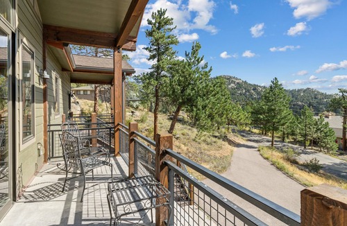 Estes Park House | Serenity Pines - 4 bedroom luxury home with AC