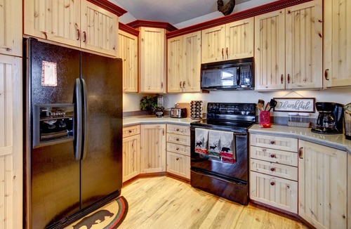 Mammoth Creek Cabin | "Seven Oaks Cabin” Near Duck Creek Village, Utah. Zion and Bryce Nearby!