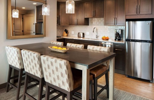 Steamboat Springs Resort | SHERATON STEAMBOAT SPRINGS 2BR VILLA, 12/27/26-1/3/27, PRIME SKI-IN/SKI-OUT AREA