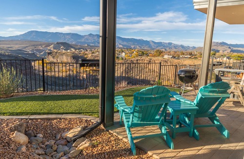 La Verkin Villa | Shocking View Stacker #12 at The Dwellings - Dog Friendly