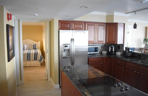 Daytona Beach Shores Condo | Shores Club 407-Owner Managed-Pool-Available weekly 8/29-9/12; 9/19-26; 10/3-10