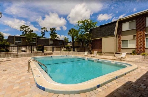 Gainesville Apartment | Short walk to Shands, VA, University of Florida 1