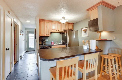 Wildernest Condo | Silverthorne Condo w/Lake Views: 10 Mi to Skiing!