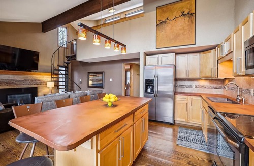 Four O'Clock Condo | Ski-In Breckenridge Condo with Hot Tub & Mountain Views at 4 O'Clock Lodge A16!