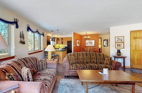 Four O'Clock Condo | Ski-in/out ground-floor condo with hot tubs, fireplace, gym & views