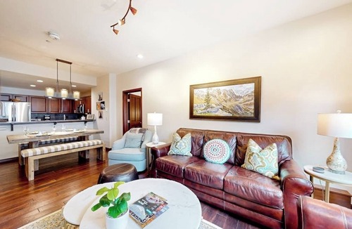 Edwards Condo | Ski in/out mountain getaway with pool, hot tub, & balcony - steps to the slopes