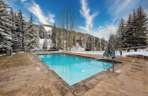 Vail Apartment | Ski-in/out, mountain view studio w/high-speed WiFi & shared pool, hot tubs, W/D