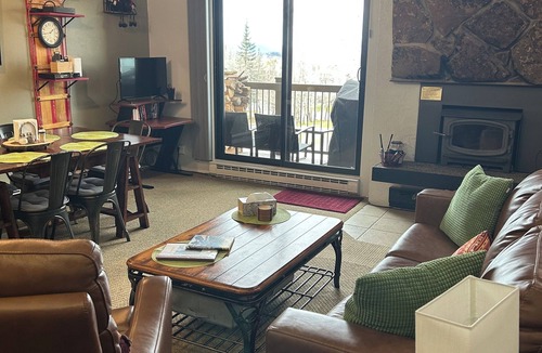 Steamboat Springs Condo | Ski In/Ski Out 2 Bed/2Bath Top Floor Updated Condo With Elevator and Steamshower