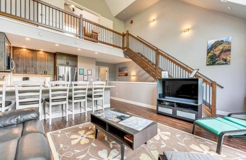 Old Town House | Ski-In/Ski-Out Gemini Lift Access! Home w/Hot Tub