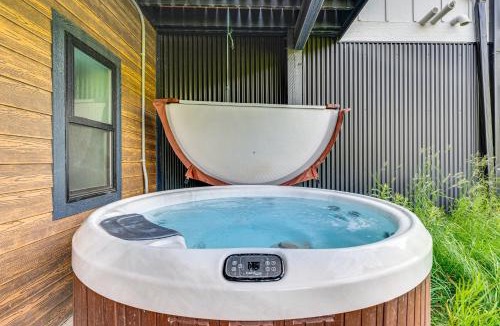 Old Town House | Ski-In/Ski-Out Gemini Lift Access! Home w/Hot Tub