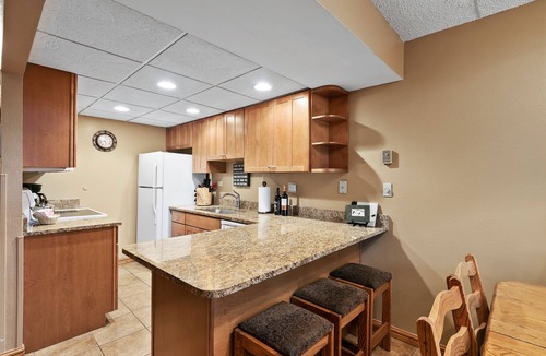 Peak 9 Condo | Ski-In/Ski-Out, Hot Tubs, Pools, Amazing Views! Walk/Shuttle to Town!
