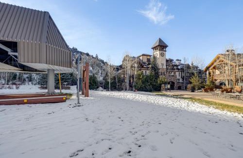 Edwards House | Ski-In/Ski-Out! Large Arrowhead Condo w/Balcony