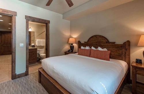 Breckenridge Hotel | Ski In/Ski Out Master at Grand Lodge on Peak 7