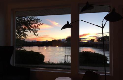 Green River Hotel | Skyfall Guestrooms