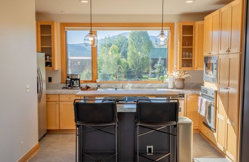 Crested Butte House | Skyland Home | 4 Bedroom | Garage Apt Included | Hot Tub | Gas Grill | Mtn View