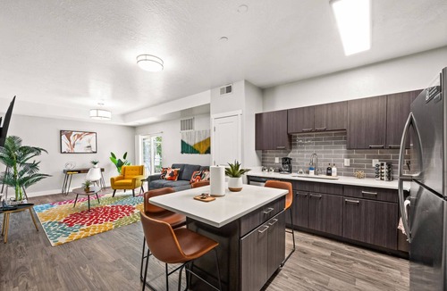 Fairpark Apartment | SLC Walkable Convention Center - Delta Center - Airport - Hot tub