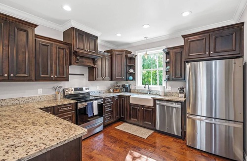 Fairhope House | Sleeps 12! Have a great time on the River with big porch and pier on the water!