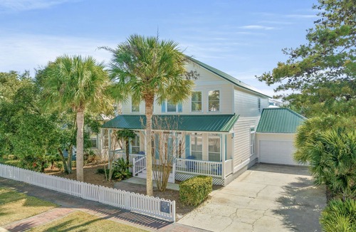 Crystal Shores House | Sleeps 16/Walk to Beach/6BR w/Bunk Room/Perfect for Families & Groups