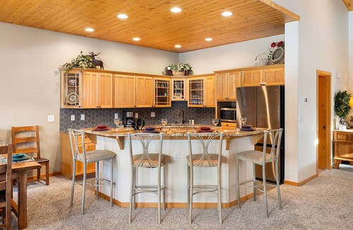 Old Town House | Slopeside Chalet 106 I Hot Tub I Great Views I Bunk Room I Discounted Attractions