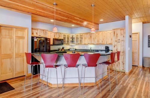 Old Town House | Slopeside Chalet 113D I Hot Tub I Great Views I Bunk Room I Work Station I Discounted Attractions