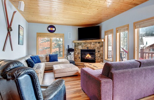 Old Town House | Slopeside Chalet 113D I Hot Tub I Great Views I Bunk Room I Work Station I Discounted Attractions
