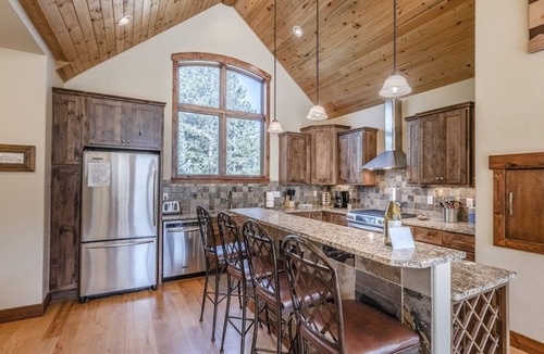 Old Town House | Slopeside Chalet 136 I Great Views I Steam Shower I Bunk Room I Discounted Attractions