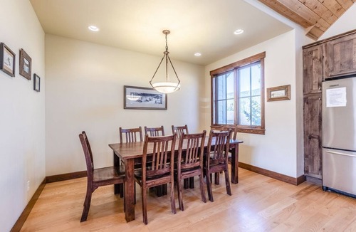 Old Town House | Slopeside Chalet 136 I Great Views I Steam Shower I Bunk Room I Discounted Attractions