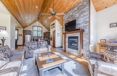 Old Town House | Slopeside Chalet 136 I Great Views I Steam Shower I Bunk Room I Discounted Attractions