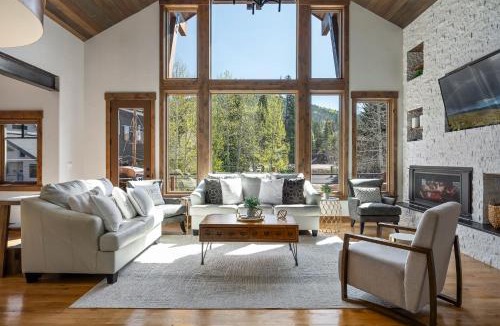 Old Town House | Slopeside Custom Chalet I 2 Hot Tubs I Fire Tables I Great Views I Activity Program
