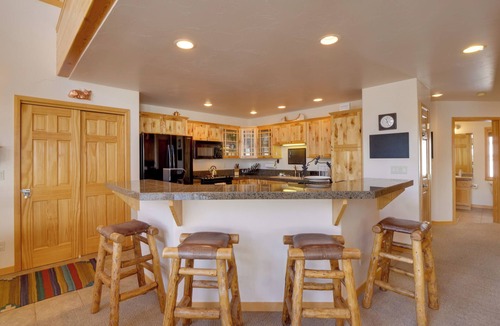 Old Town Condo | Slopeside Sanctuary - Penthouse < 1 Mi to Lifts!