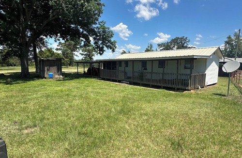 Sneads House | Small Country Home on Private Farm In City Limits of Sneads