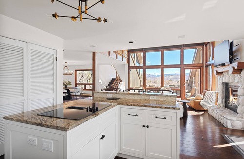 Snowmass Village House | Snowmass Village Retreat, Pet-Friendly with Game Room & Rooftop Deck Near Base Village